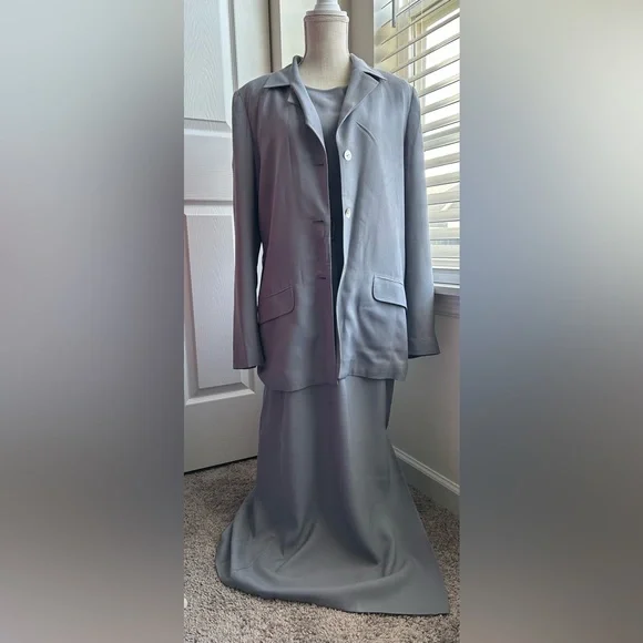 Casual Corner Silk Single Breasted Blazer & Sleeveless Maxi Dress - Picture 3 of 15